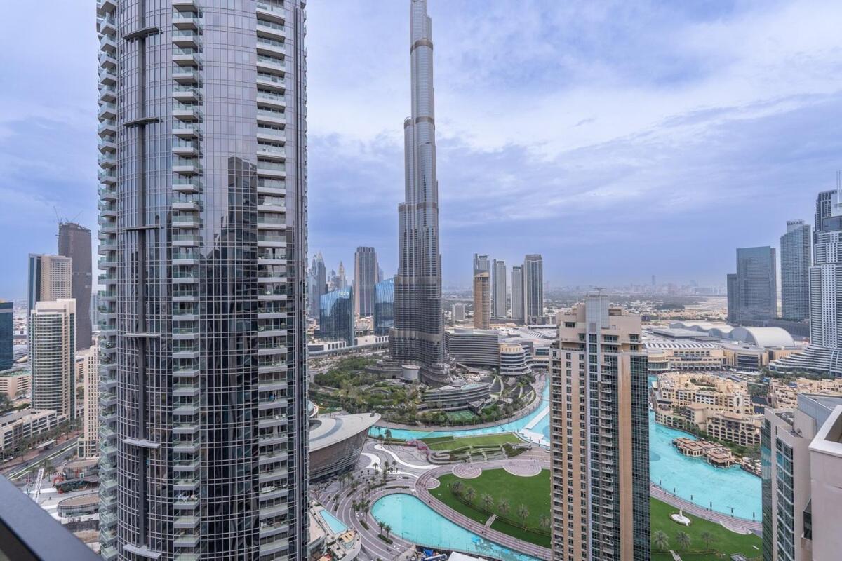 Luxurious 3-bedroom In Downtown Near Burj Khalifa In Mall Apartment *