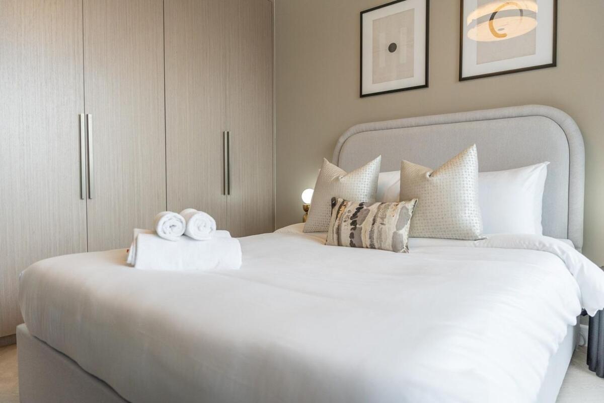 Luxurious 3-bedroom In Downtown Near Burj Khalifa In Mall Dubai