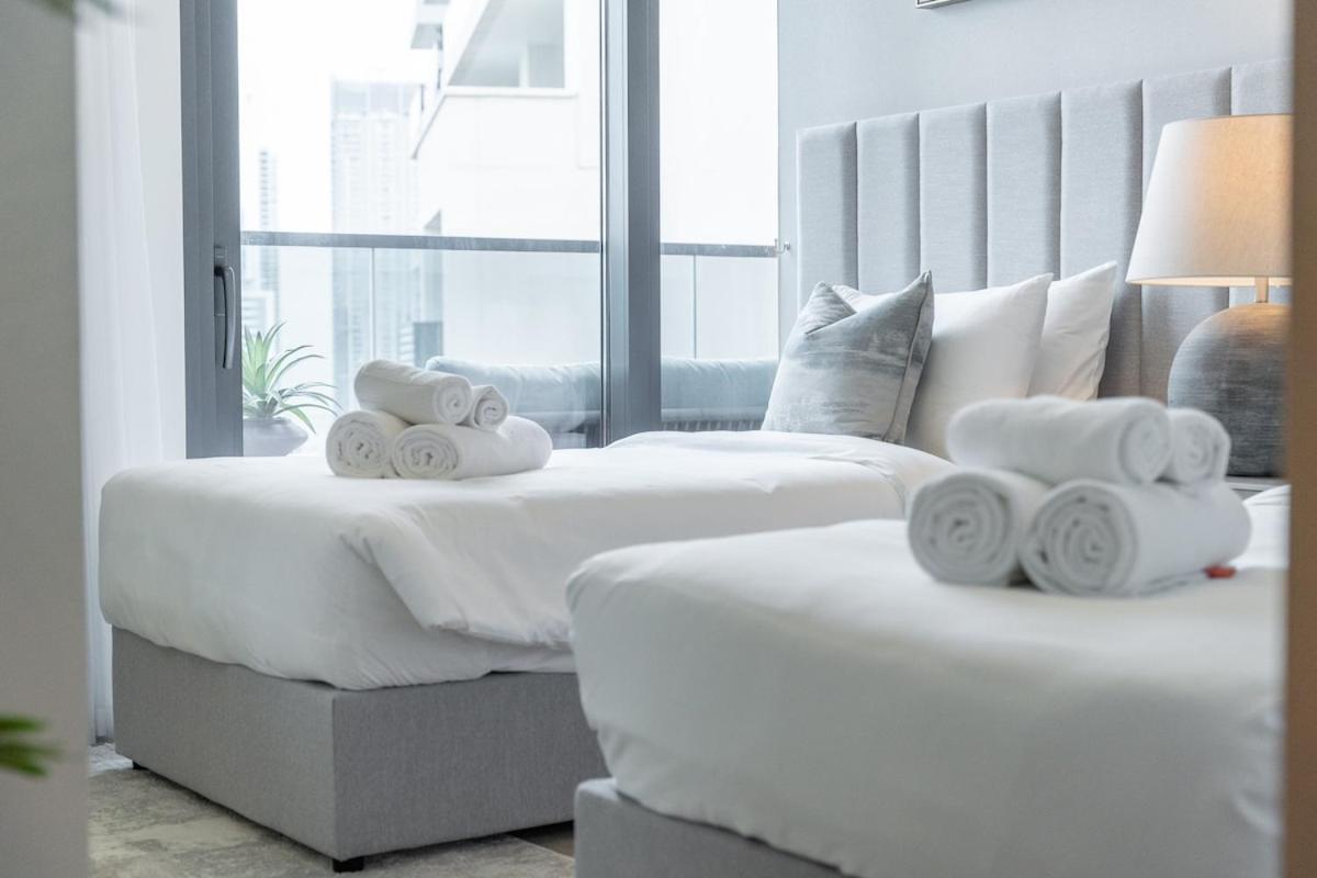 Luxurious 3-bedroom In Downtown Near Burj Khalifa In Mall Apartment