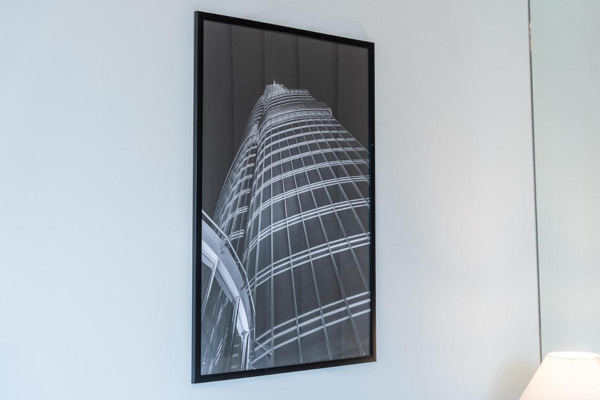 Luxurious 3-bedroom In Downtown Near Burj Khalifa In Mall Apartment *