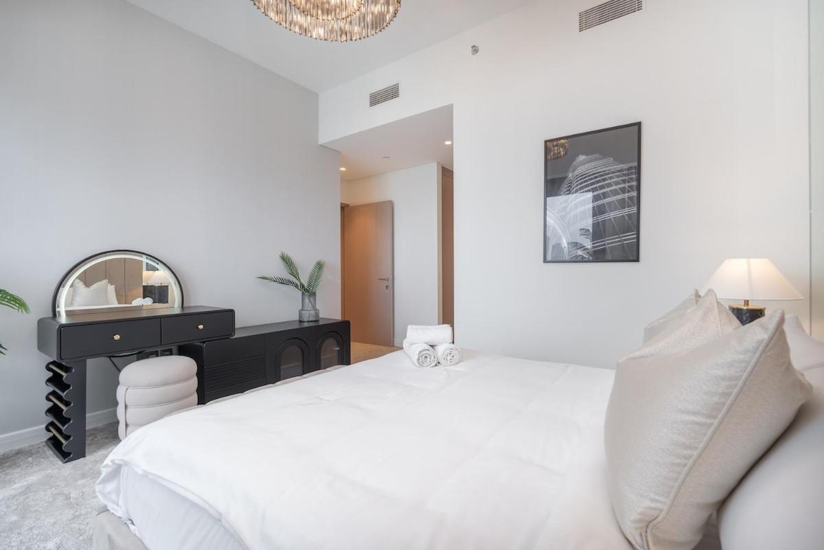 Luxurious 3-bedroom In Downtown Near Burj Khalifa In Mall * Dubai