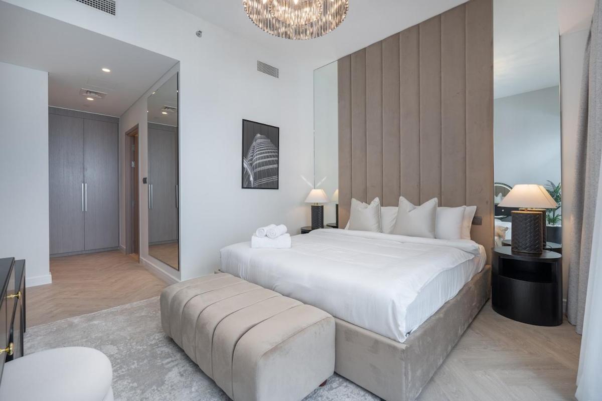 Luxurious 3-bedroom In Downtown Near Burj Khalifa In Mall Dubai