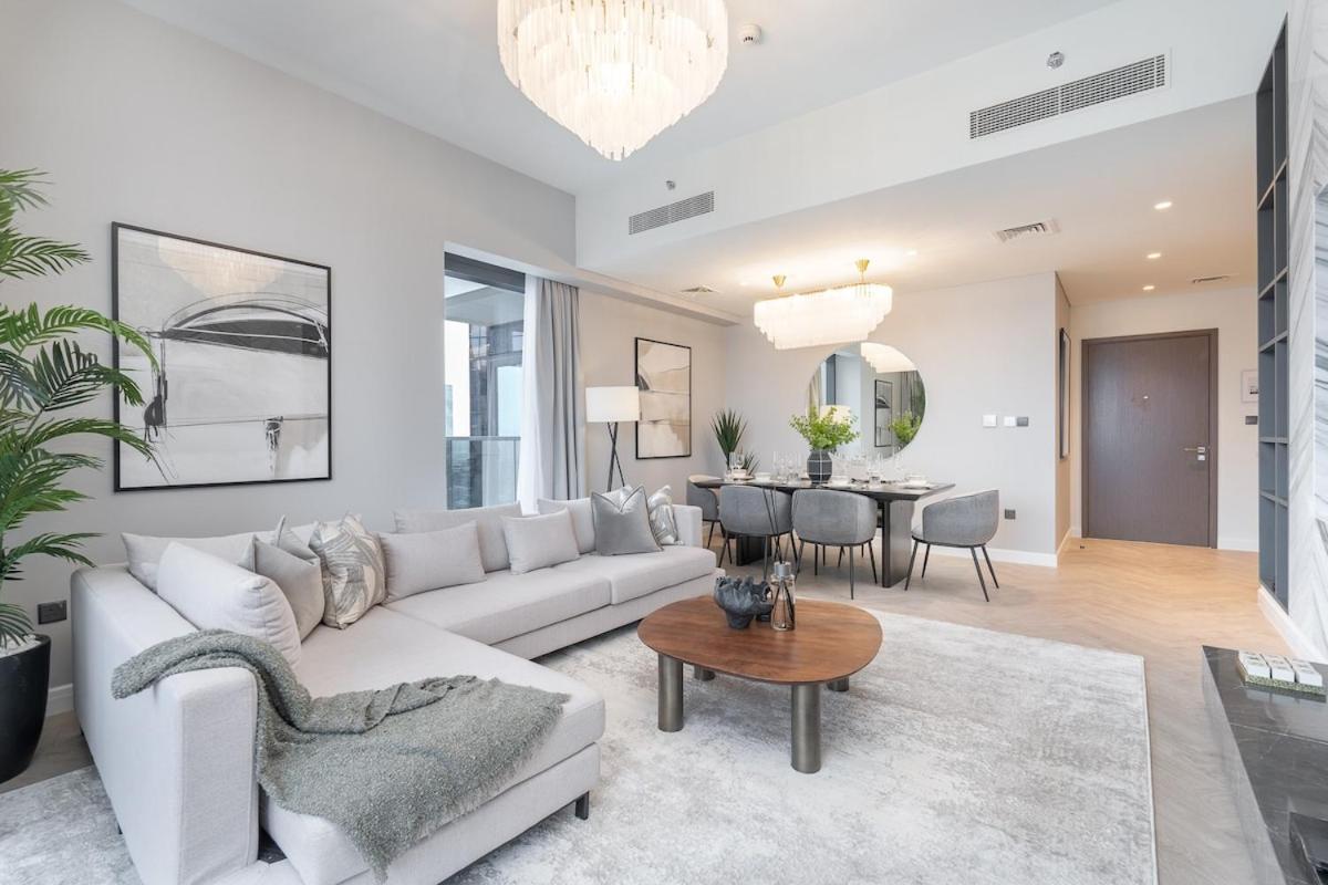Apartment Luxurious 3-bedroom In Downtown Near Burj Khalifa In Mall Dubai