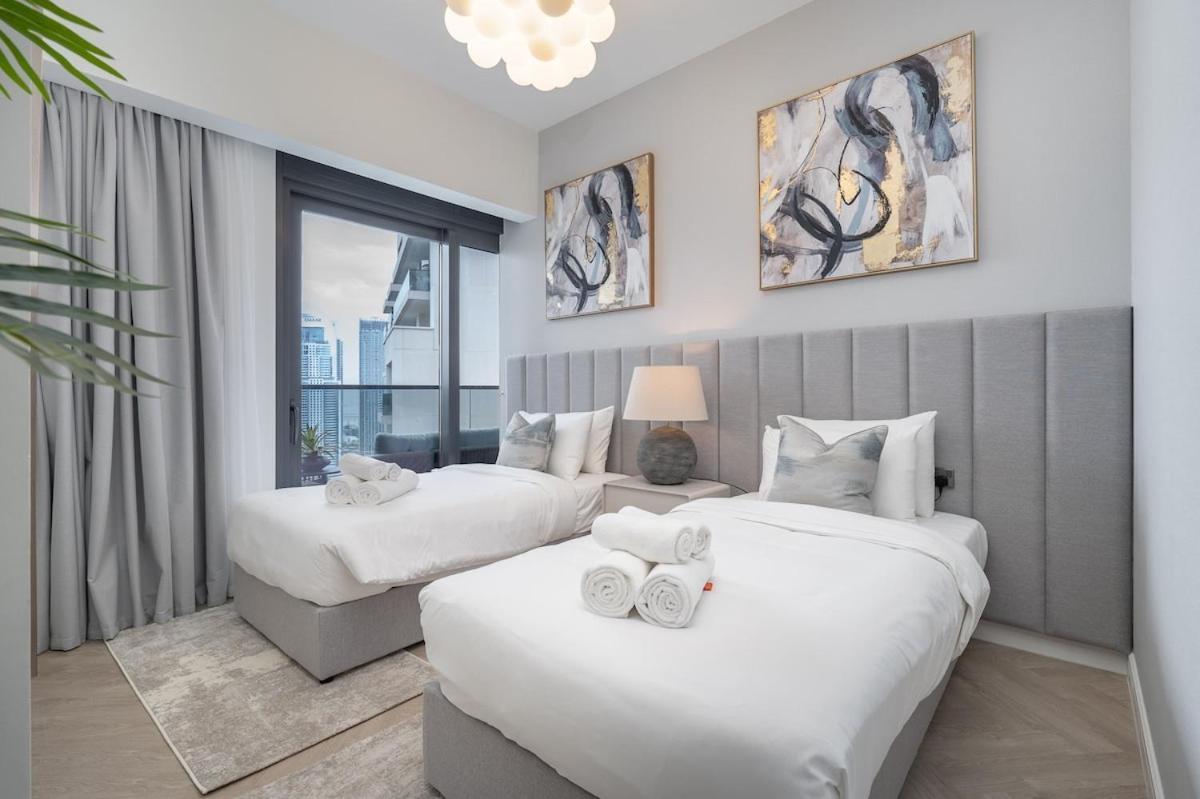 Luxurious 3-bedroom In Downtown Near Burj Khalifa In Mall *