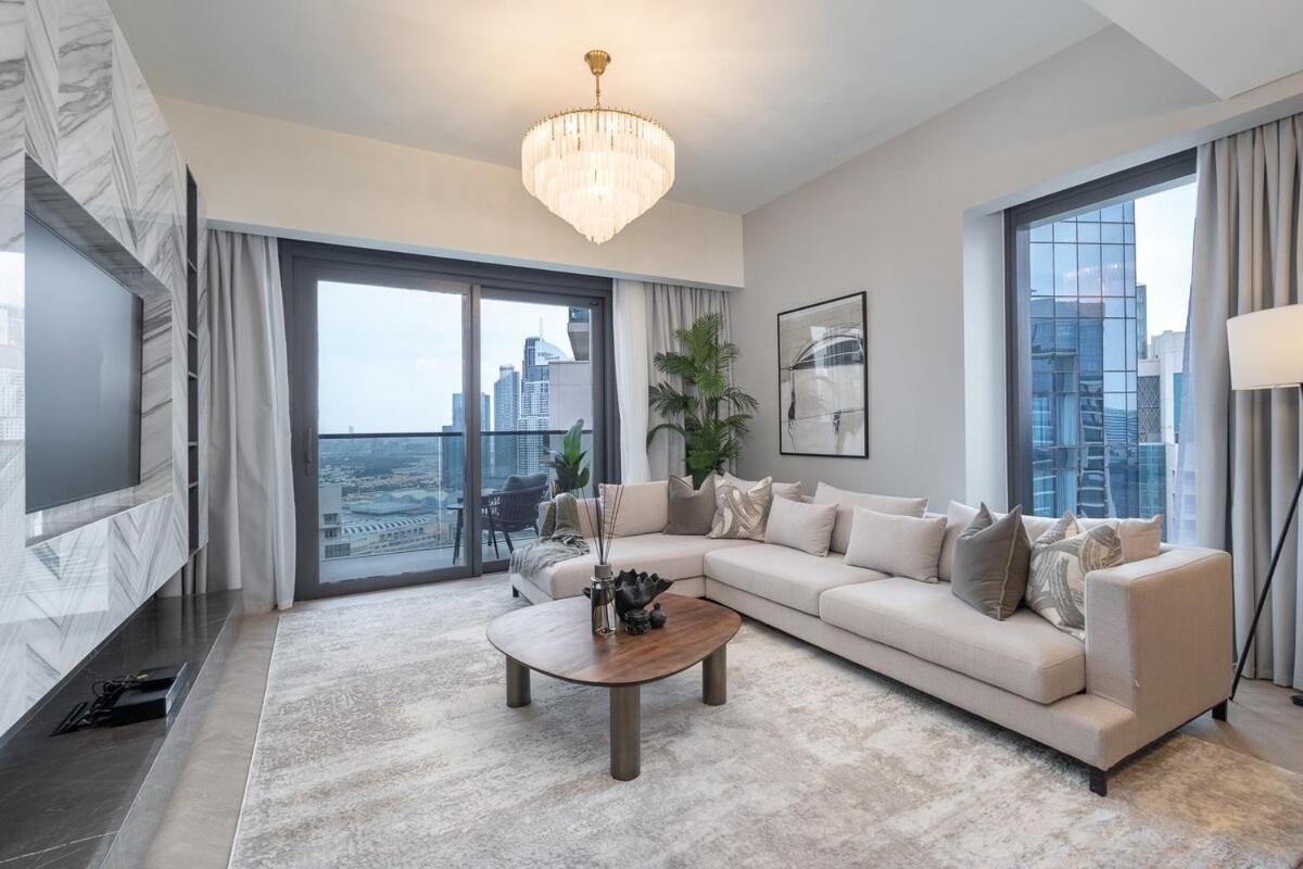 Apartment Luxurious 3-bedroom In Downtown Near Burj Khalifa In Mall