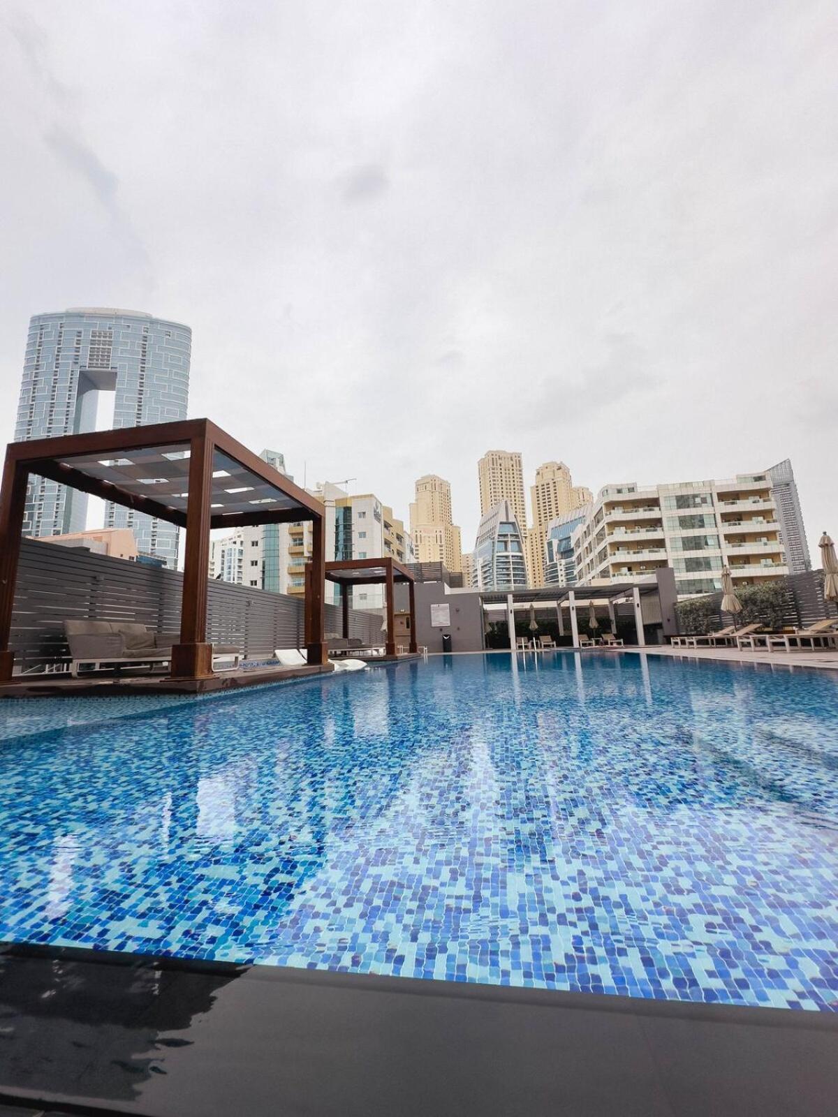 Chic Marina Vibes 1br Pad With Epic Views Dubai