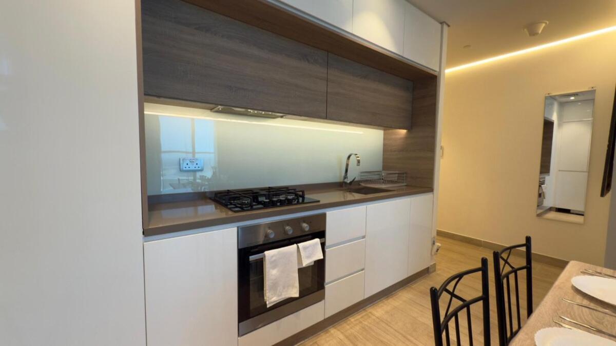 Chic Marina Vibes 1br Pad With Epic Views Dubai