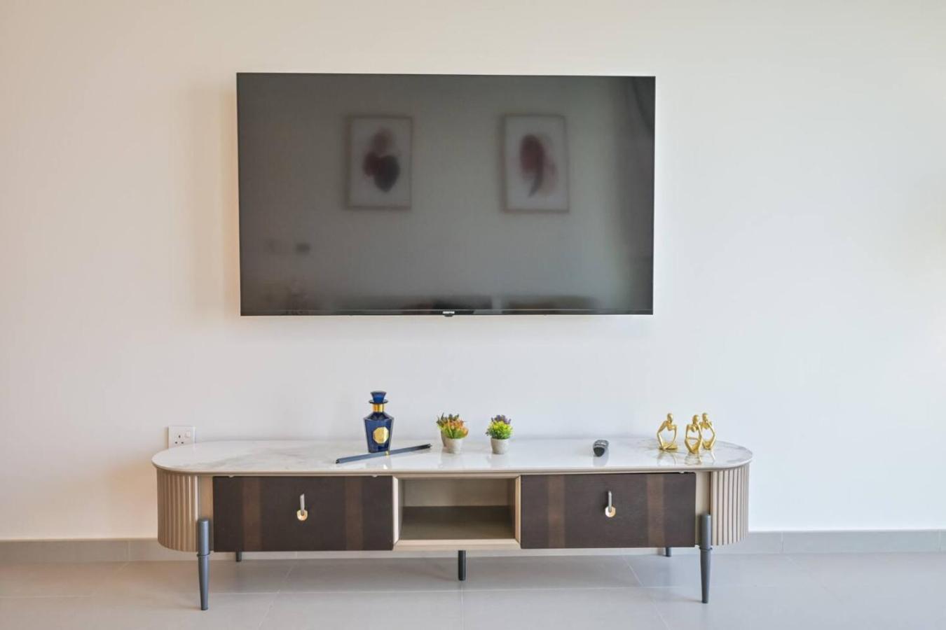 Elegant 2br In Downtown Views - 1 Min To Mall Zabeel Apartment *