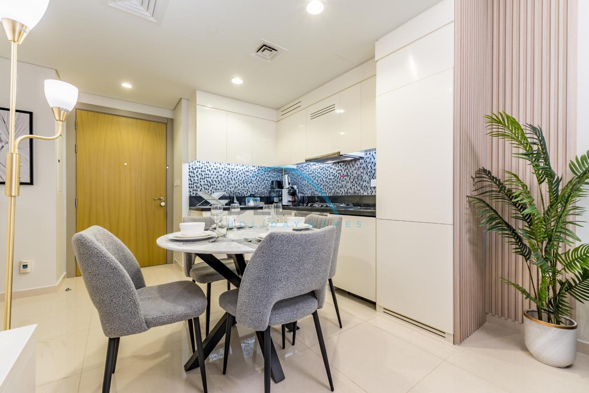 Unbeatable Rate Modern 2br With Partial Canal Views By Deluxe Homes Dubai