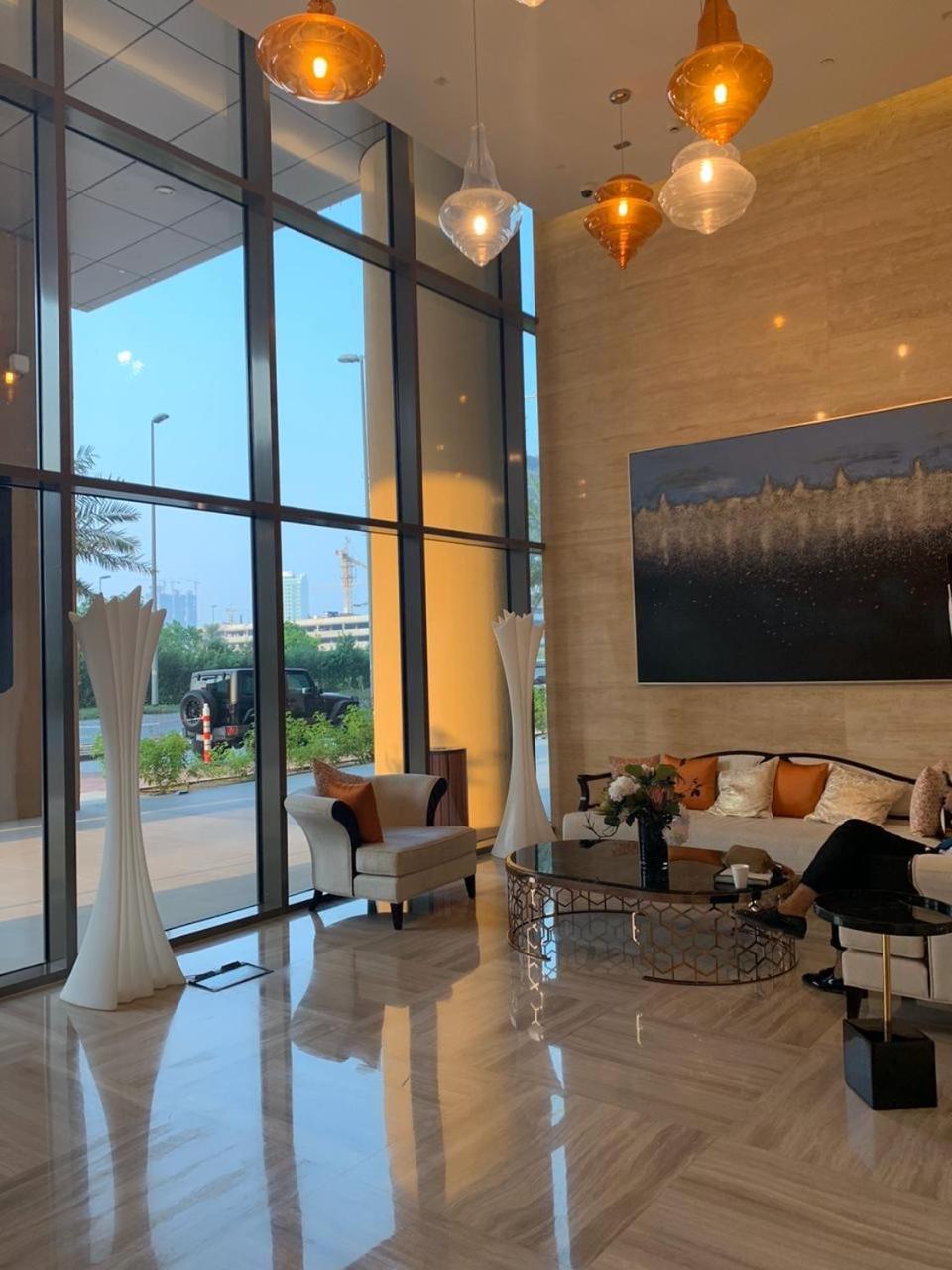Daire Spacious 1 Bed With Pool & View