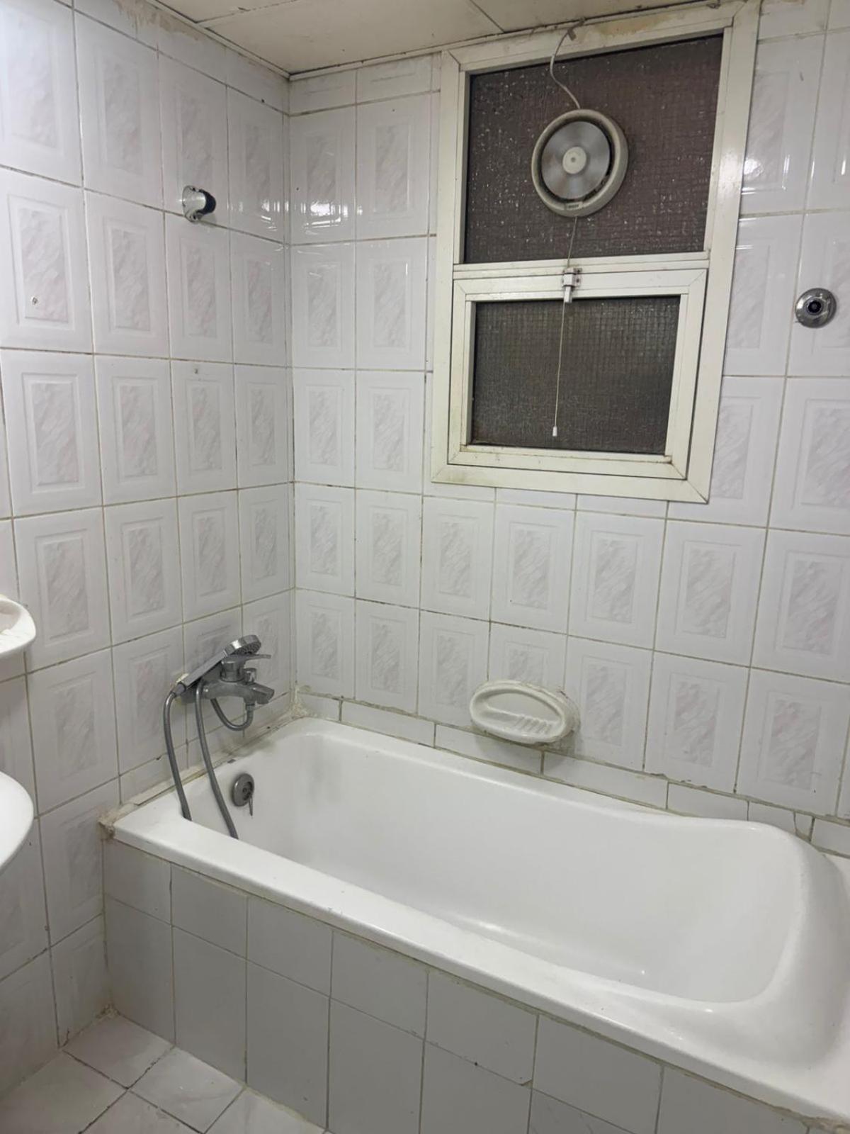 Brand New Unisex Single Partition In Center Of Bur Pansiyon Dubai