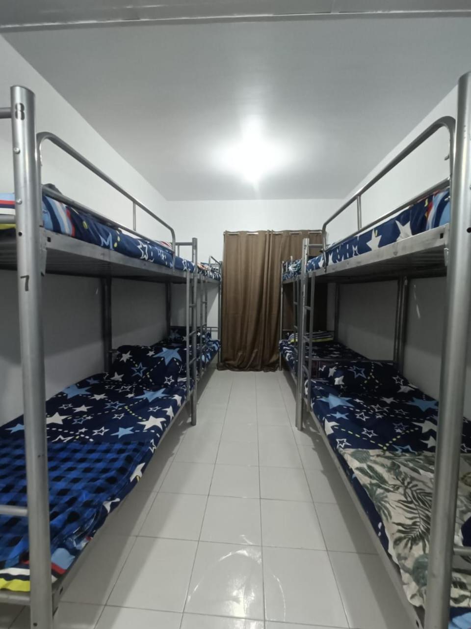 Brand New Unisex Single Partition In Center Of Bur *