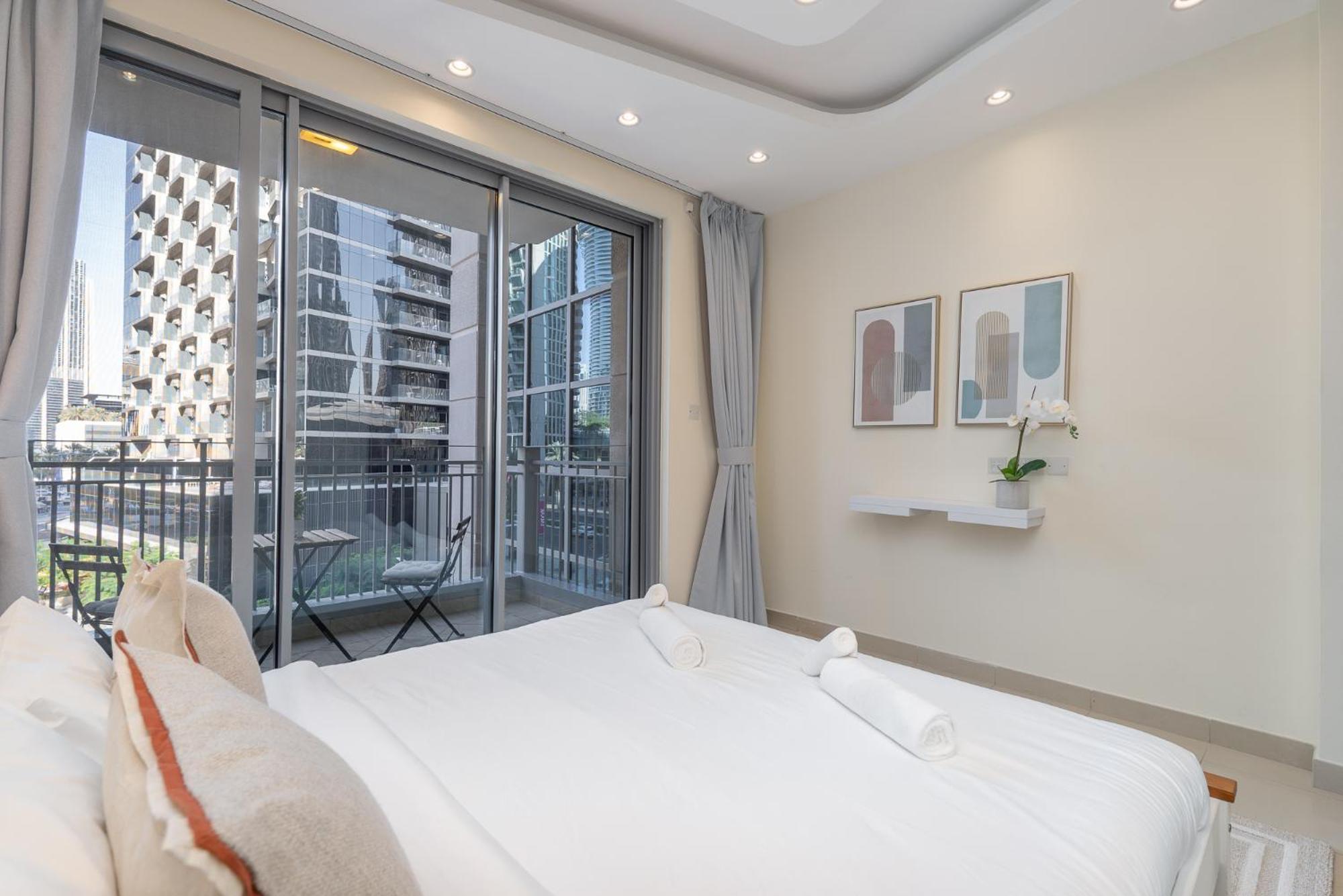 Sophisticated And Elegant 2br In Downntown Apartment *