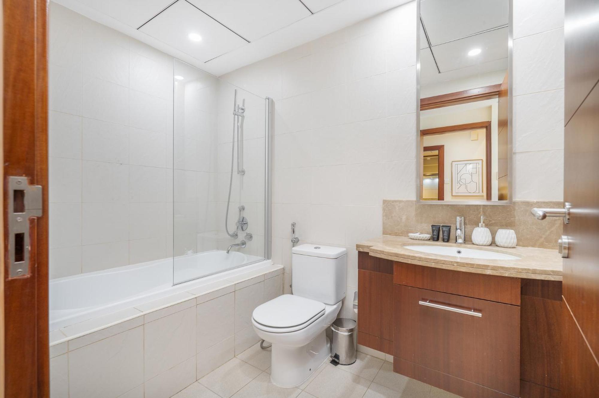 Apartment Sophisticated And Elegant 2br In Downntown Dubai