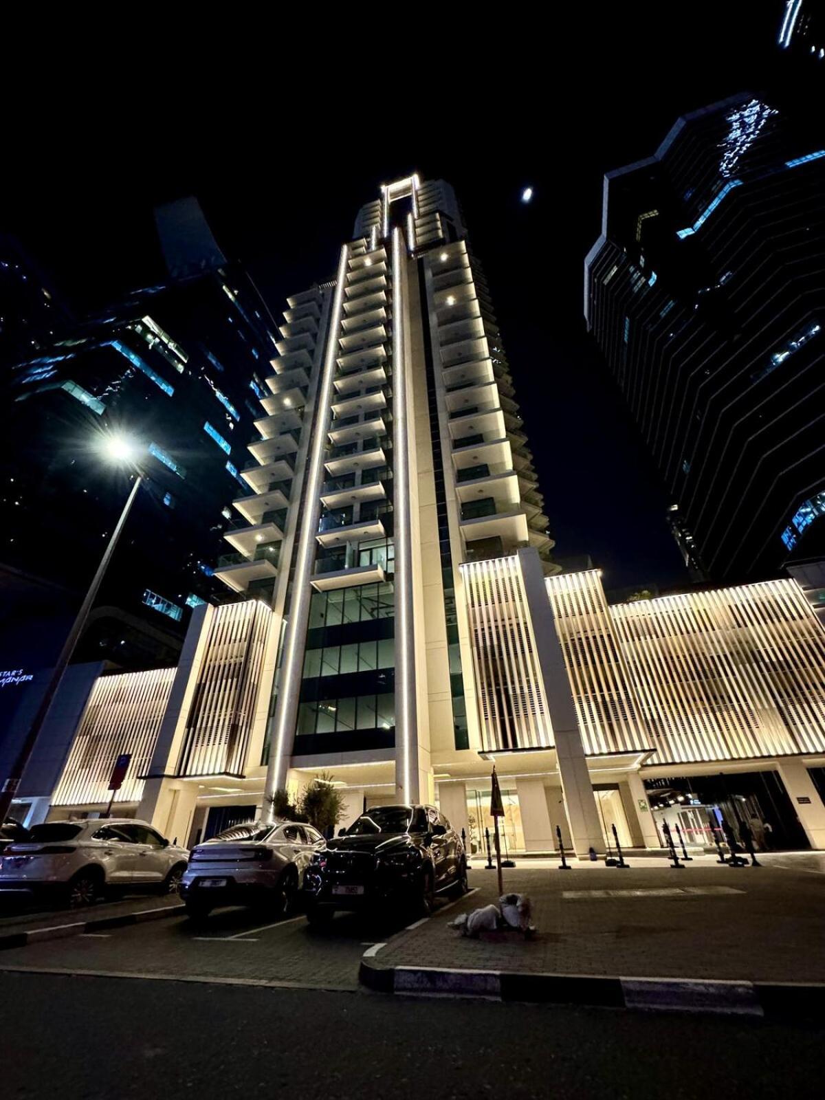 Urban Oasis - 2br 6pax - Infinity Pool & Near Metro Apartment