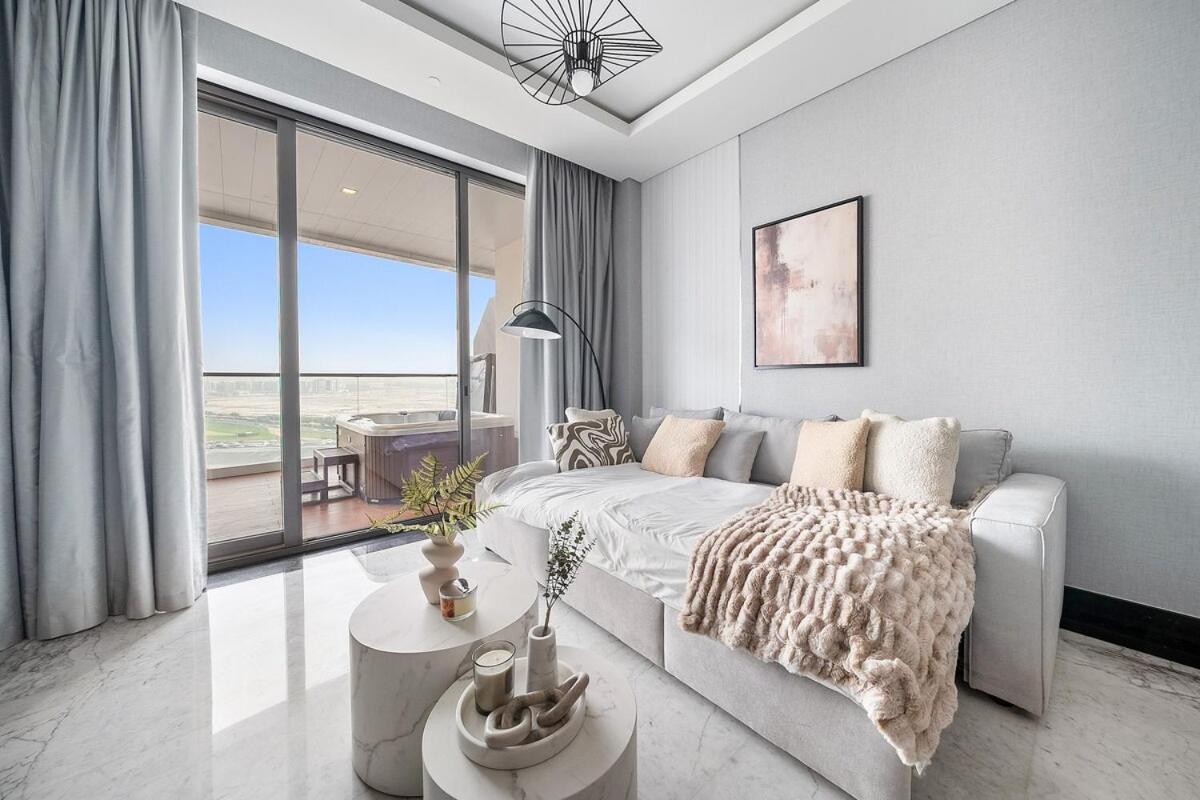 Daire First Class 1br Luxury Escape Dubai