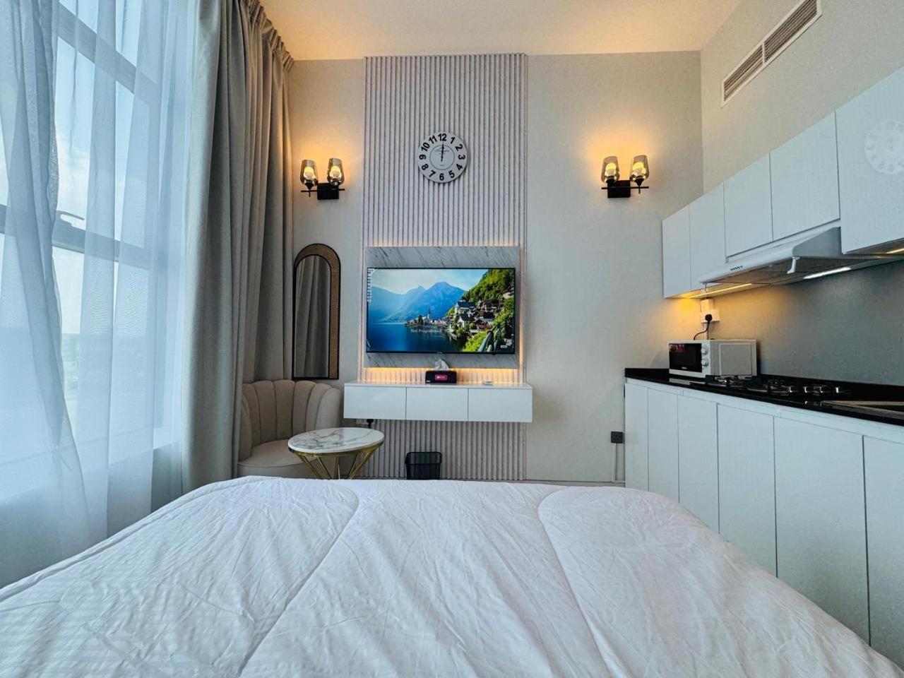 Al Manara Premium Shk Zayed Apartment