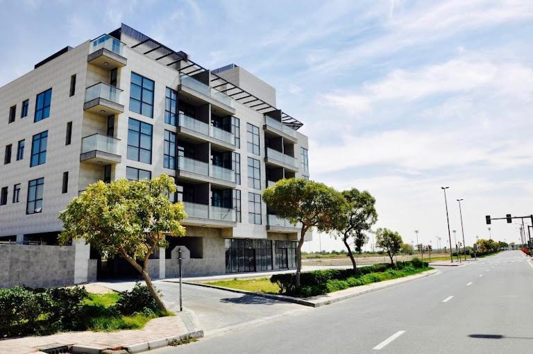 Apartment Elegant 2-bedroom With Private Balconies & En-suite Luxury In Meydan Avenue Dubai