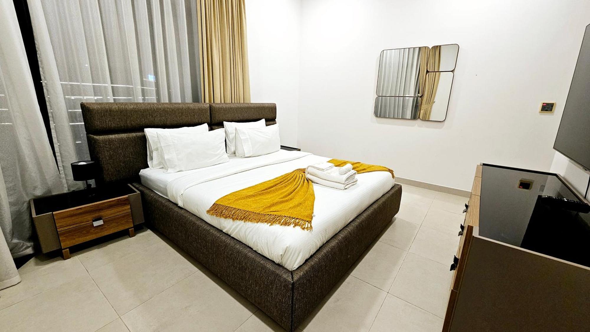 Elegant 2-bedroom With Private Balconies & En-suite Luxury In Meydan Avenue