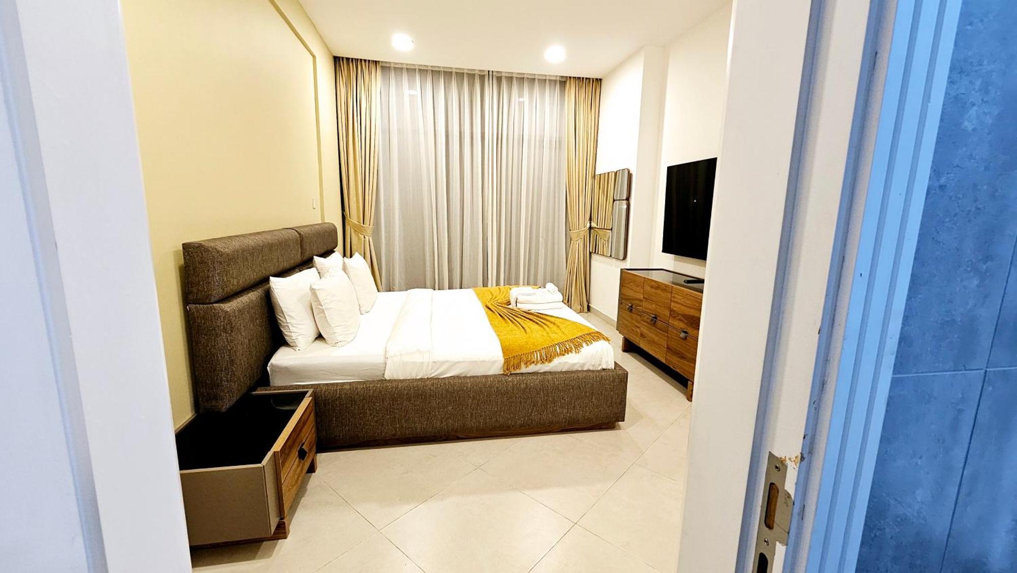 Elegant 2-bedroom With Private Balconies & En-suite Luxury In Meydan Avenue Apartment