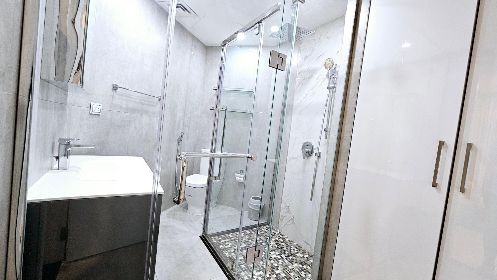 Elegant 2-bedroom With Private Balconies & En-suite Luxury In Meydan Avenue *