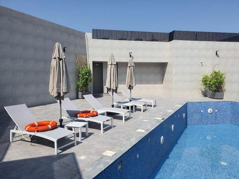Elegant 2-bedroom With Private Balconies & En-suite Luxury In Meydan Avenue Apartment