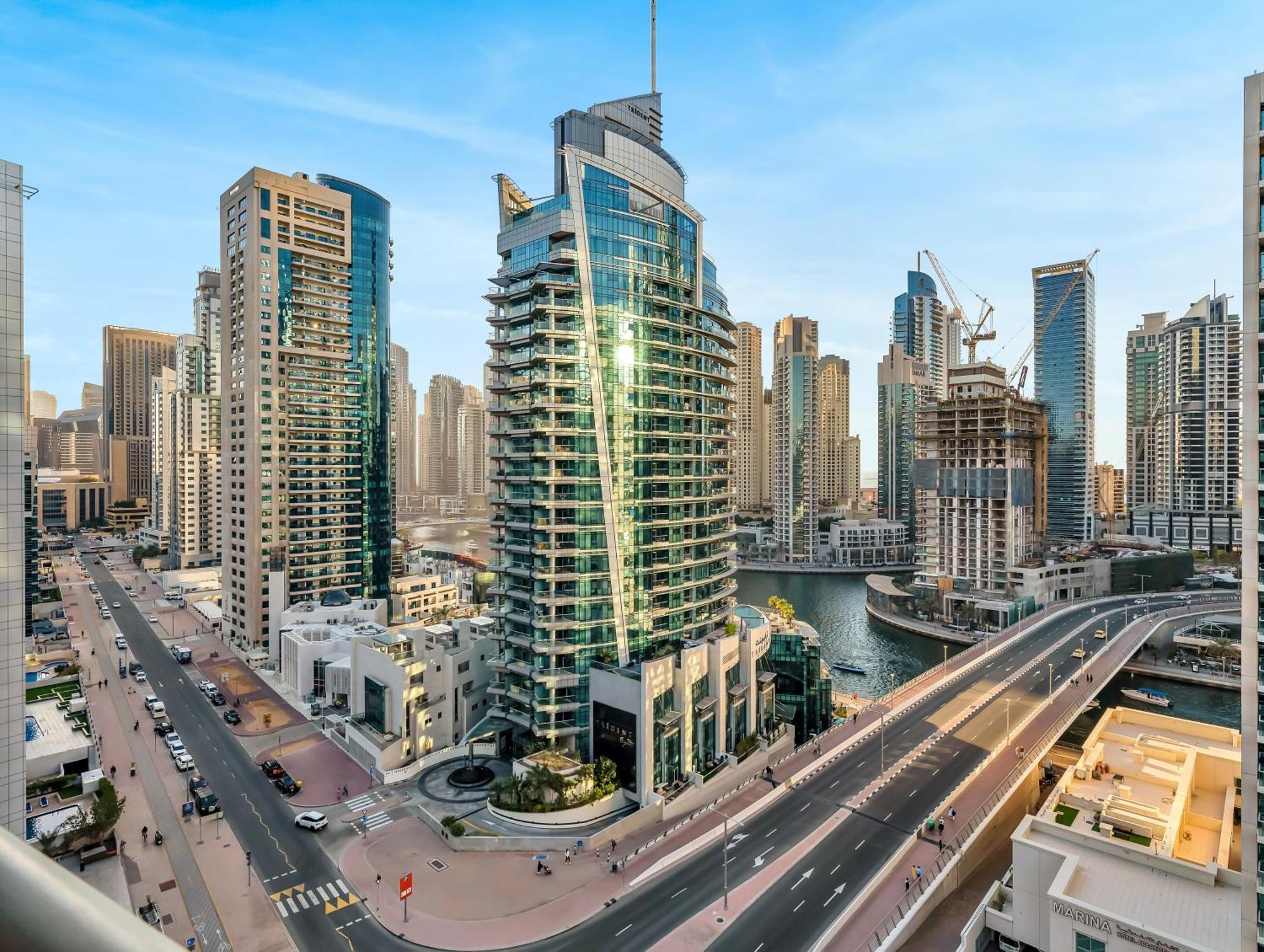 Luxury 2br With Full Marina Views Apartment *