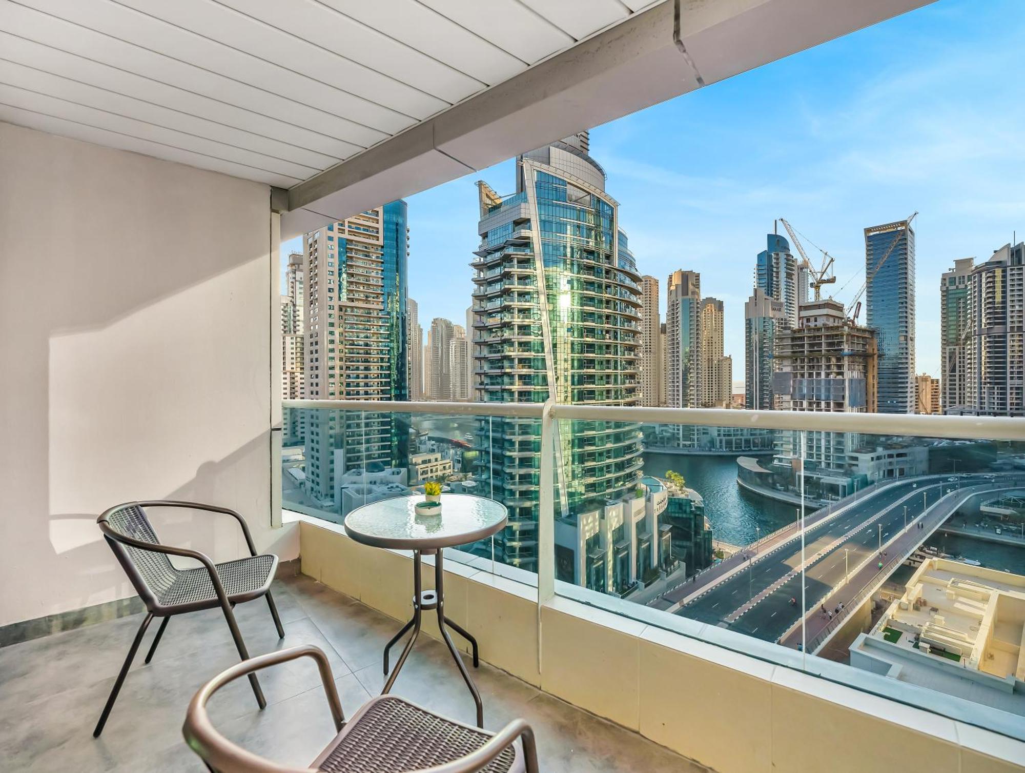 Luxury 2br With Full Marina Views Apartment *