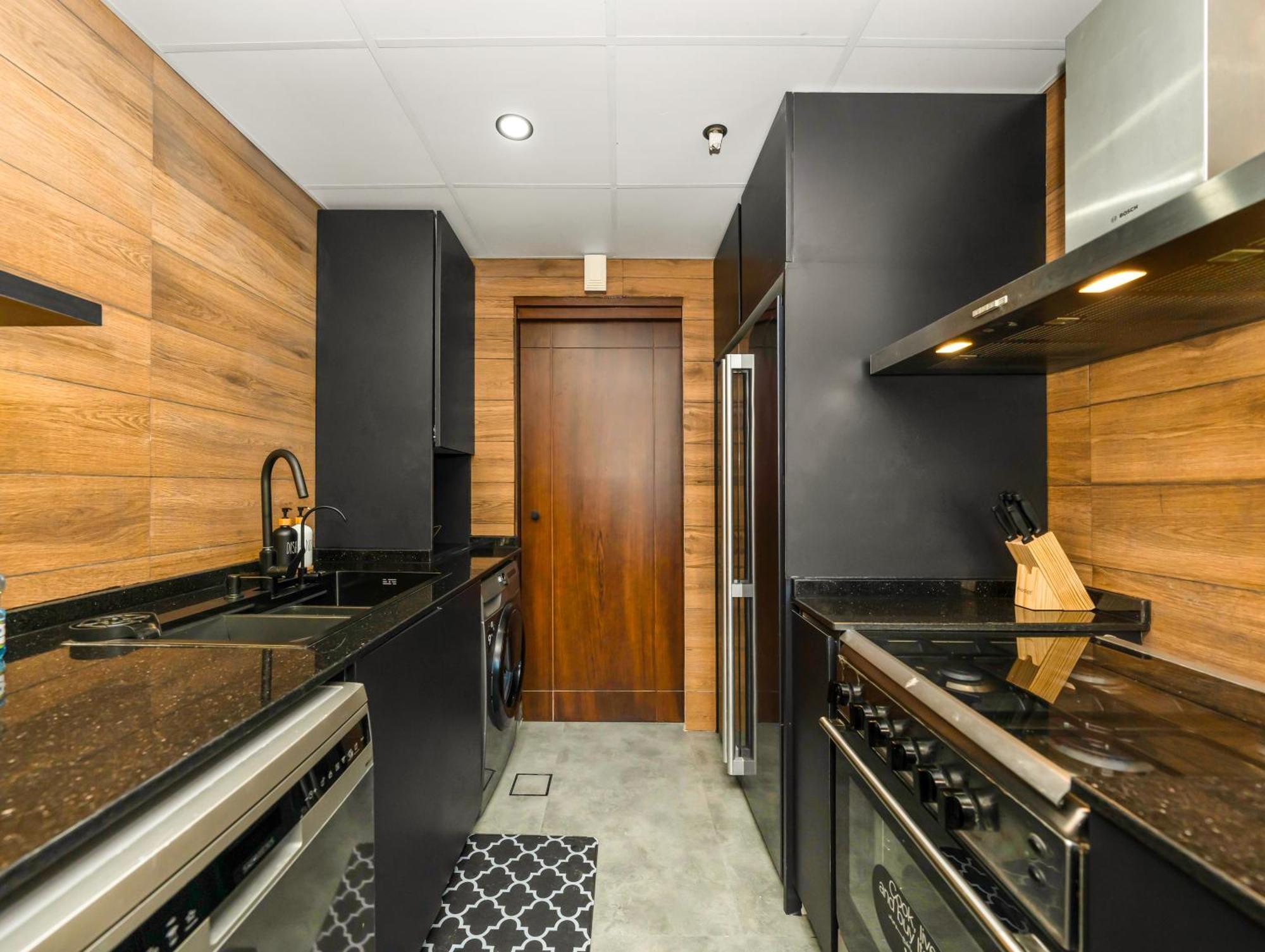 Luxury 2br With Full Marina Views *