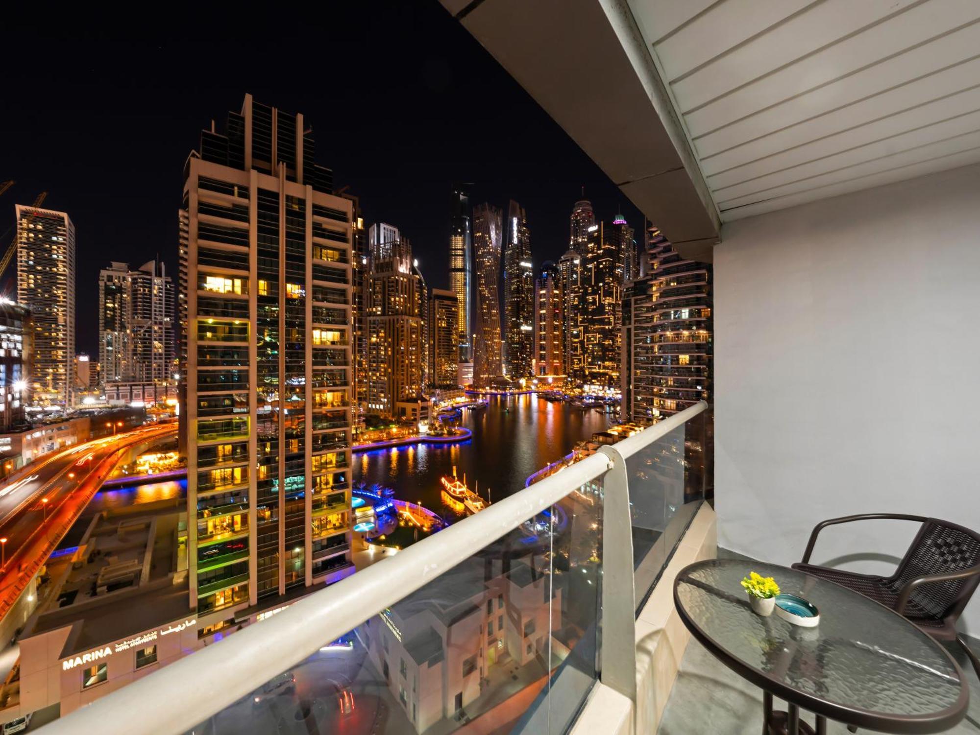 Luxury 2br With Full Marina Views Apartment