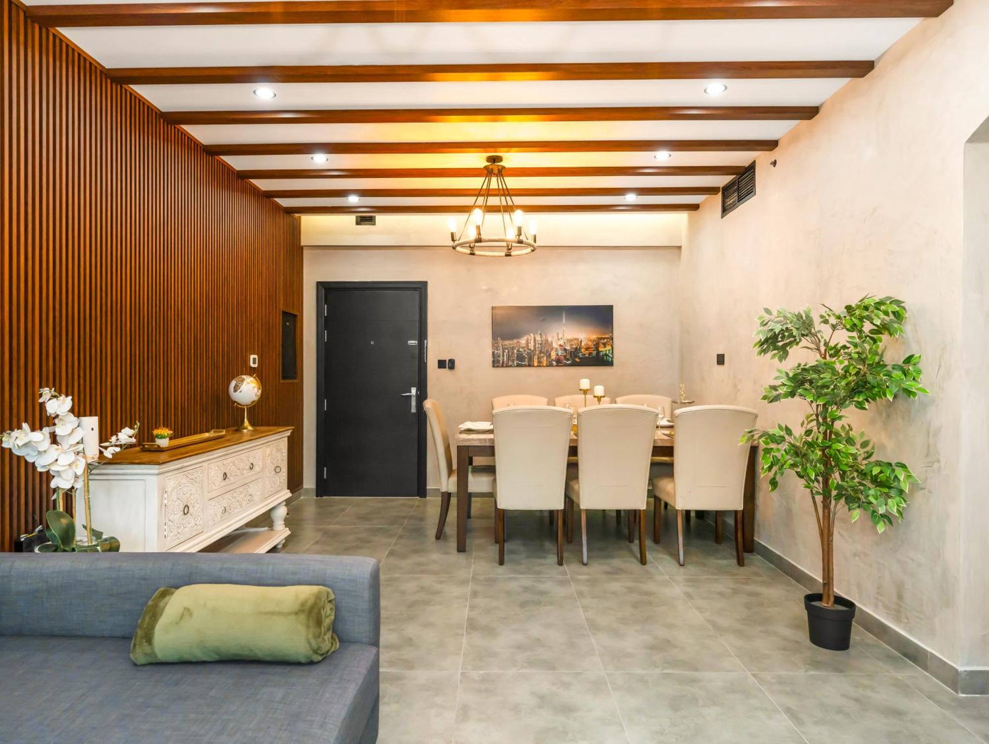Luxury 2br With Full Marina Views Apartment *