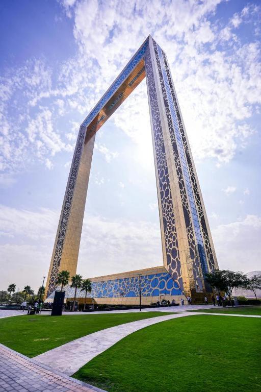 Premium In Oval Tower Business Bay Dubai