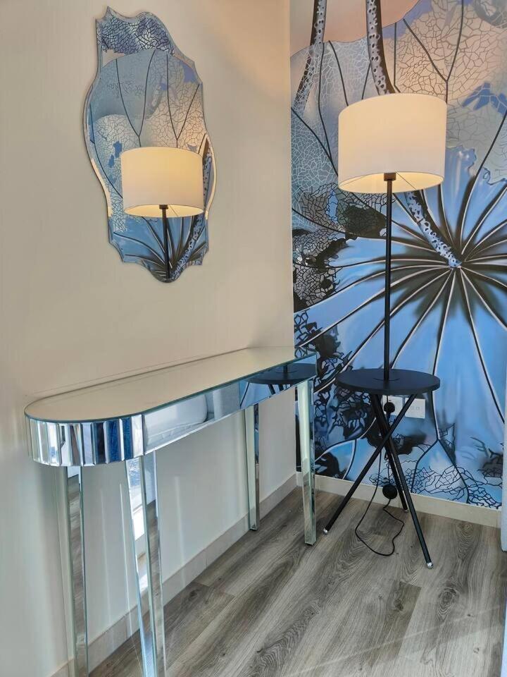 Apartment 37th Flr Lux In Business Bay Dubai