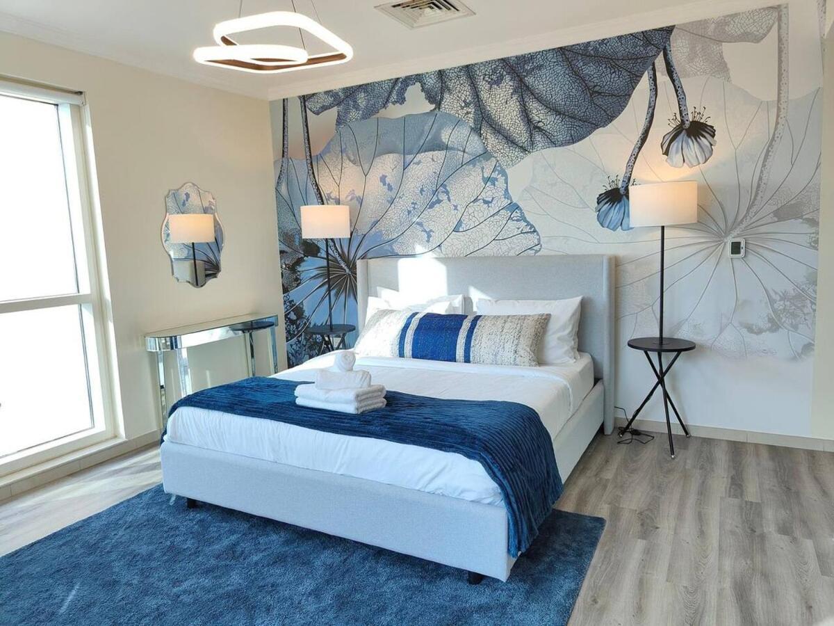 Apartment 37th Flr Lux In Business Bay