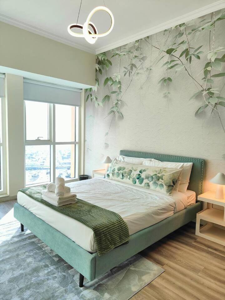 Apartment 37th Flr Lux In Business Bay