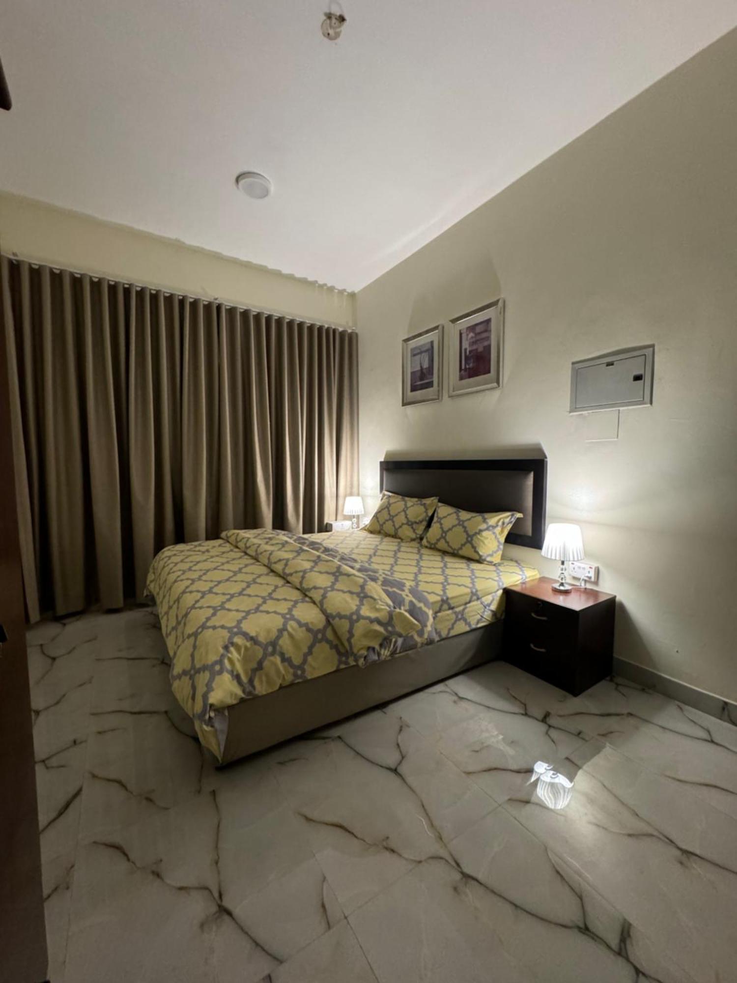Privatunterkunft Brand New Independent Near Union Metro Station Dubai