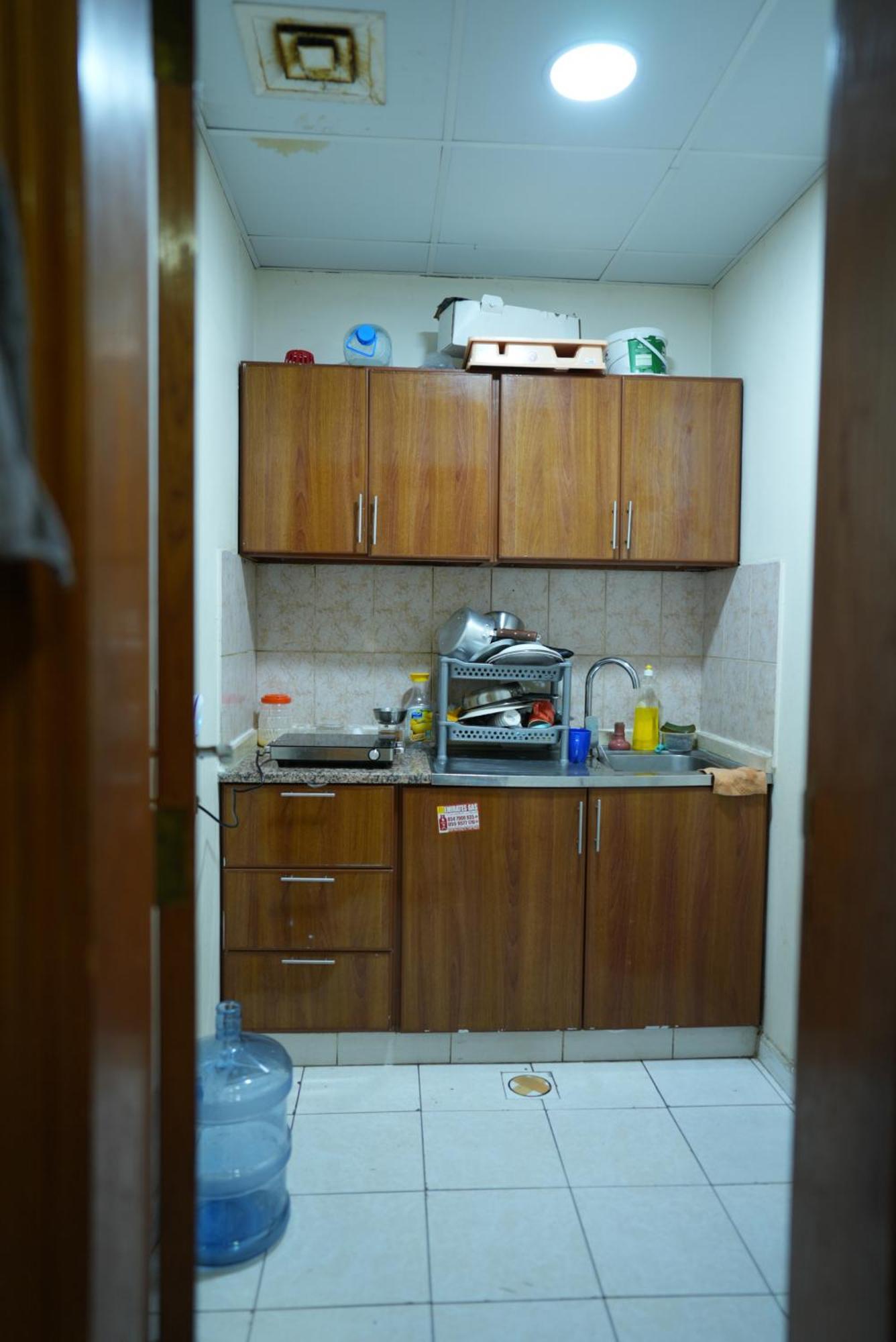 Pansiyon Furnished Next To Burjuman Metro Exit-4 *