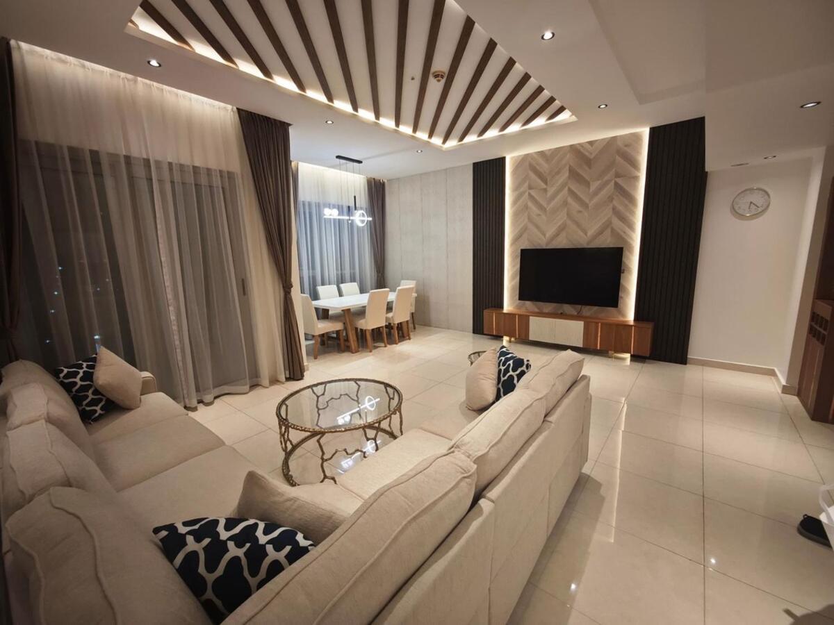 Luxury 3br Stunning Burj Khalifa View Apartment *