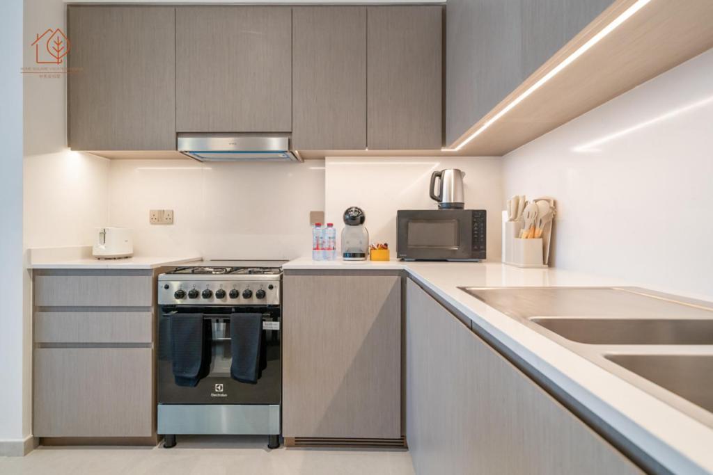 Burj Khalifa Views 2-bedroom 203gr-2 * Dubai