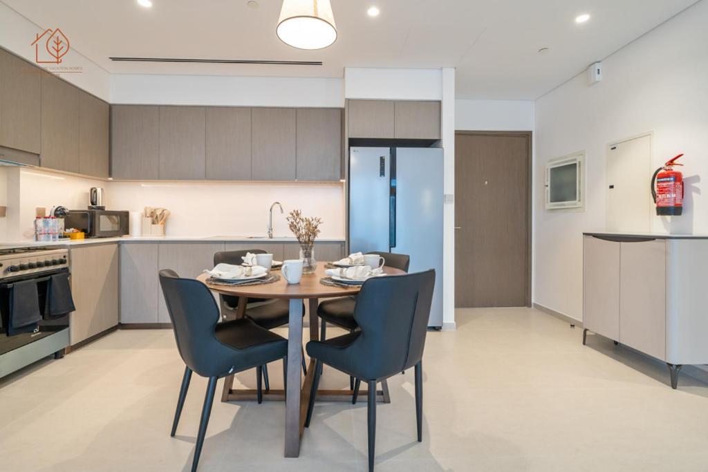 Apartment Burj Khalifa Views 2-bedroom 203gr-2 *