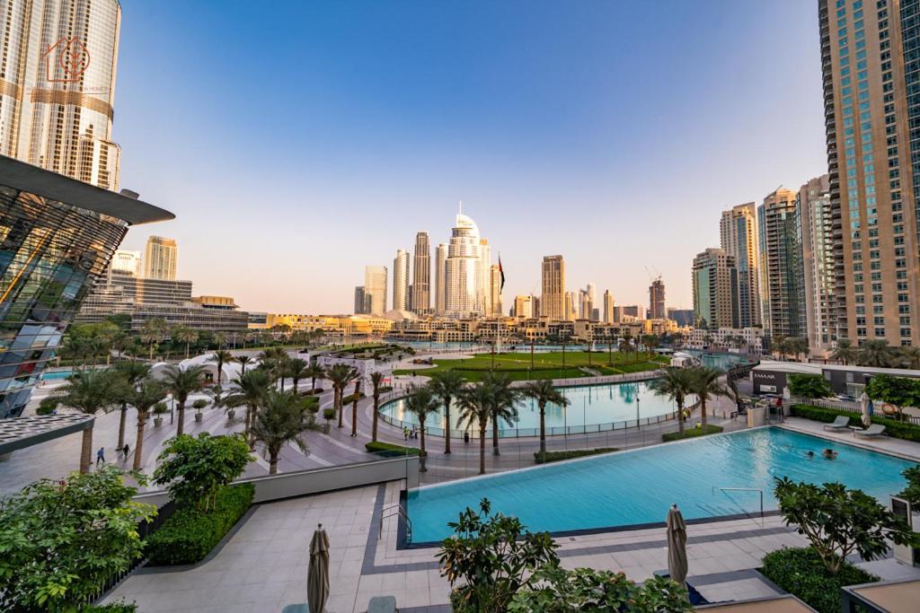 Burj Khalifa Views 2-bedroom 203gr-2 *