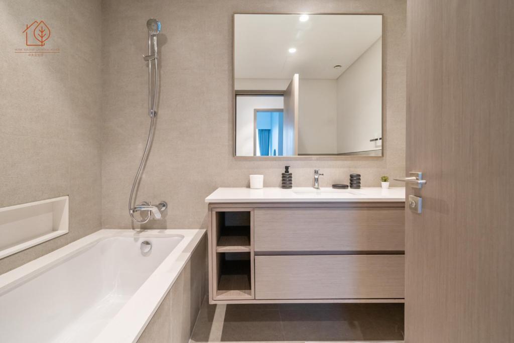Apartment Burj Khalifa Views 2-bedroom 203gr-2 *