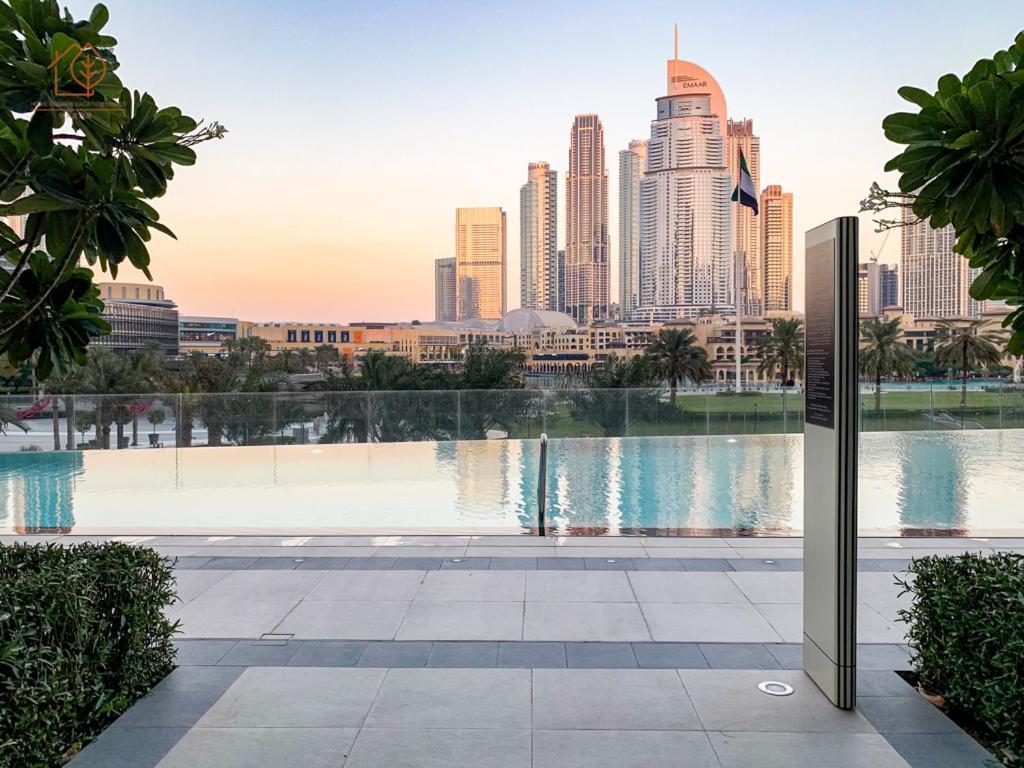 Burj Khalifa Views 2-bedroom 203gr-2