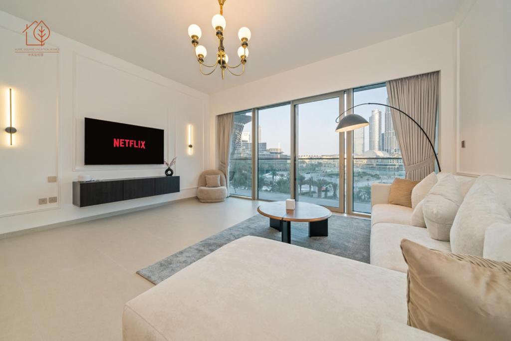 Apartment Burj Khalifa Views 2-bedroom 203gr-2 *