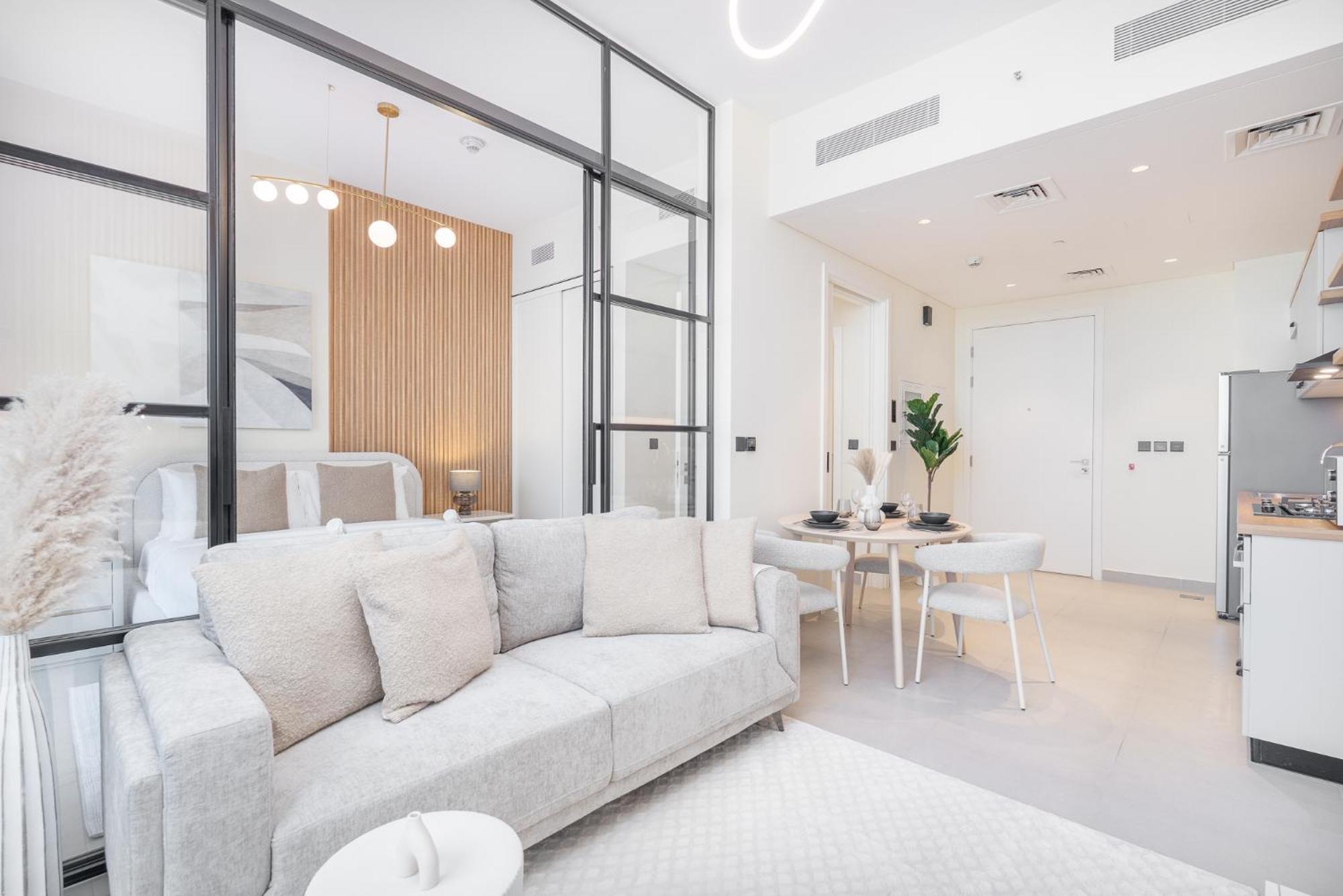 Elegant 1br Getaway For Relaxation In Hills * Dubai