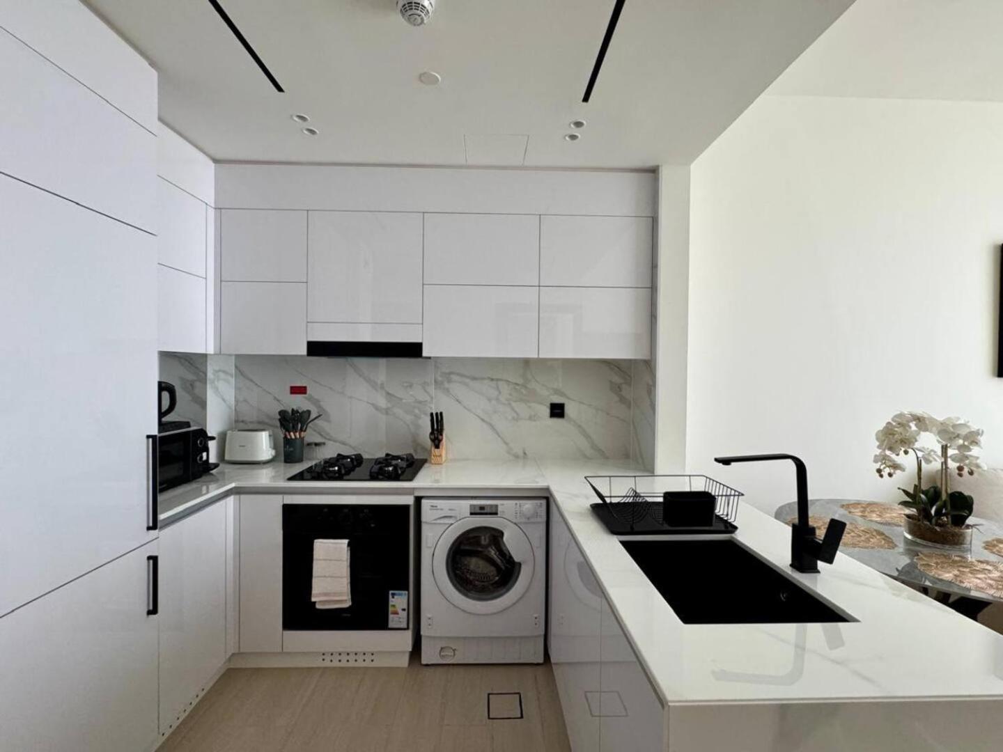 Apartment Modern & Elegant 1br In Jvc *