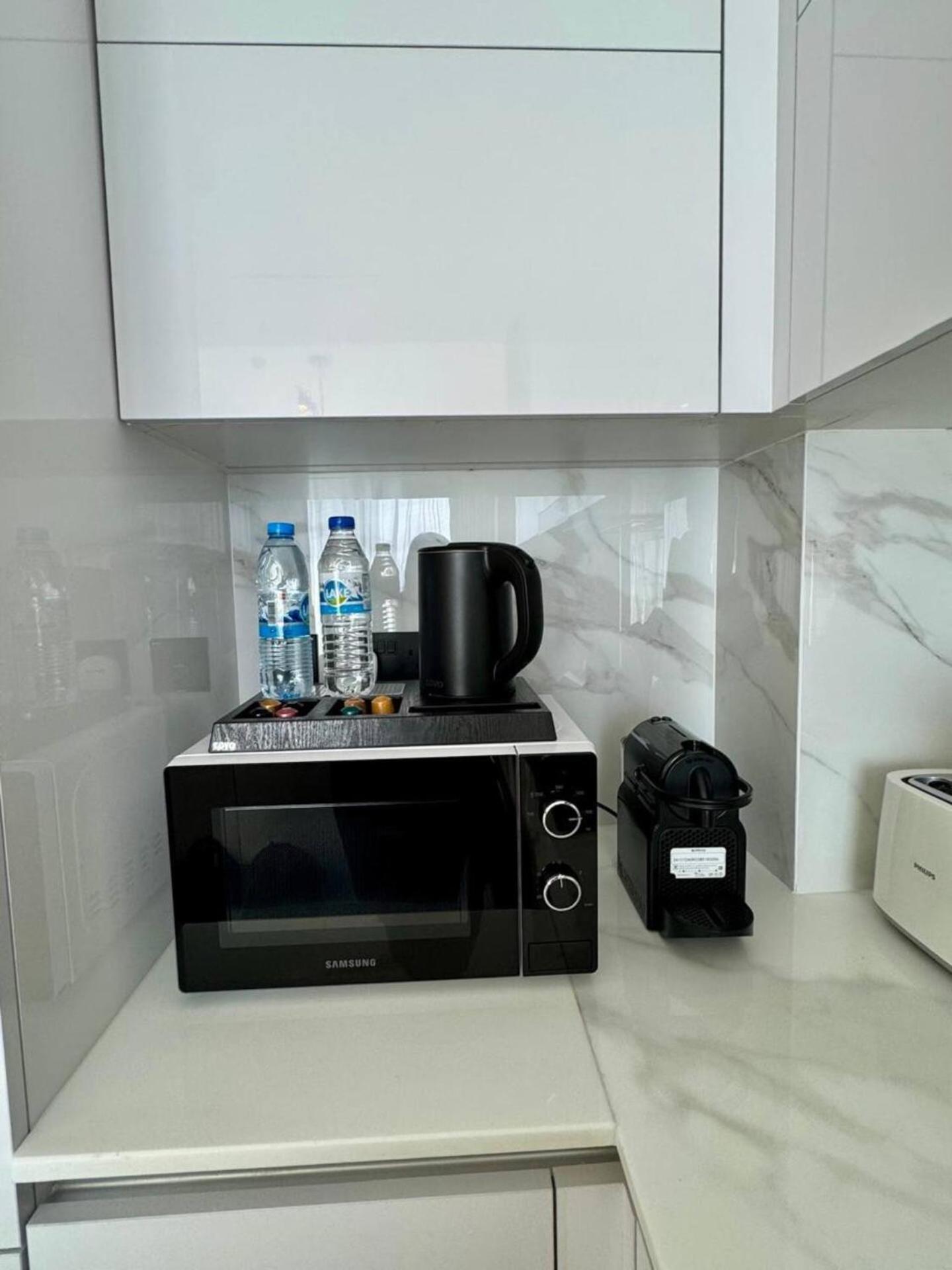 Modern & Elegant 1br In Jvc Apartment *