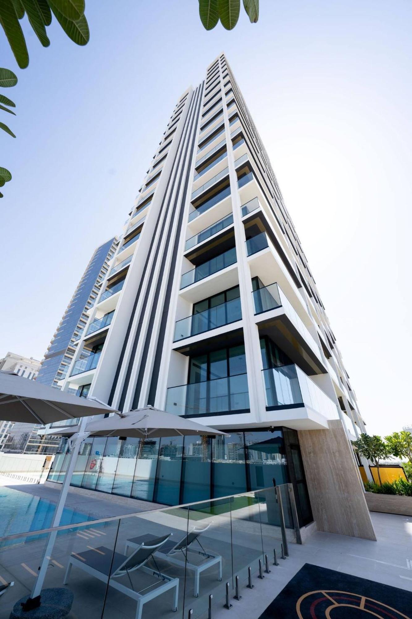 Modern & Elegant 1br In Jvc Apartment