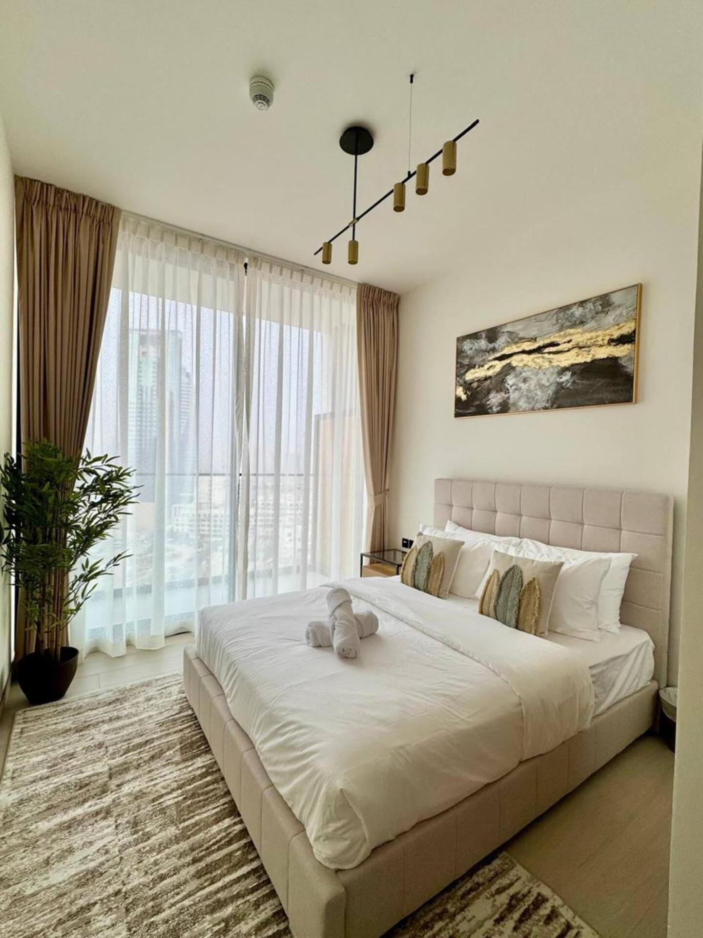 Modern & Elegant 1br In Jvc *