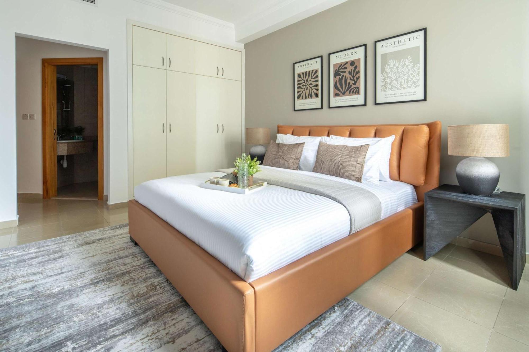 Apartment Frank Porter - Marina Crown Dubai